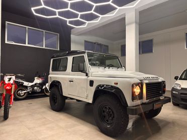 Land Rover Defender 90 2.2 TD4 Station Wagon E N1