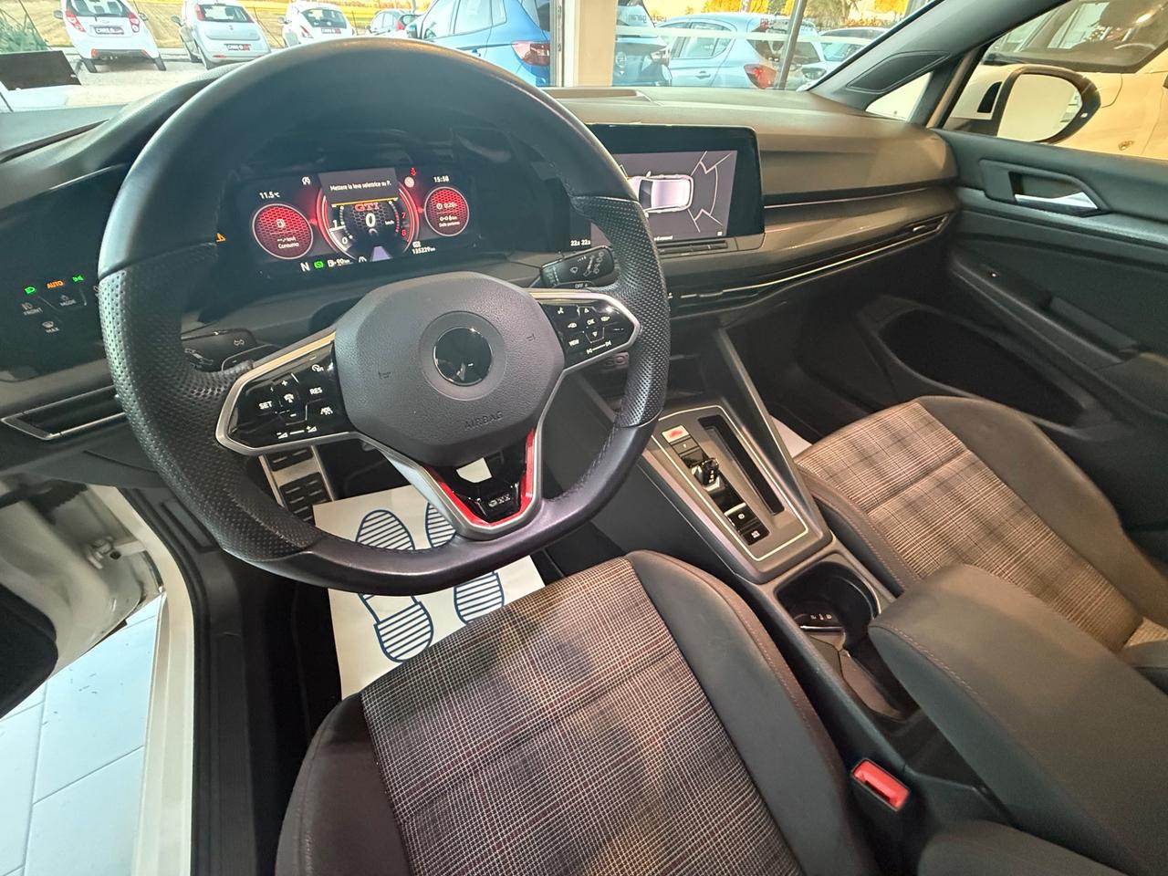 Volkswagen Golf GTI 2.0 TSI DSG