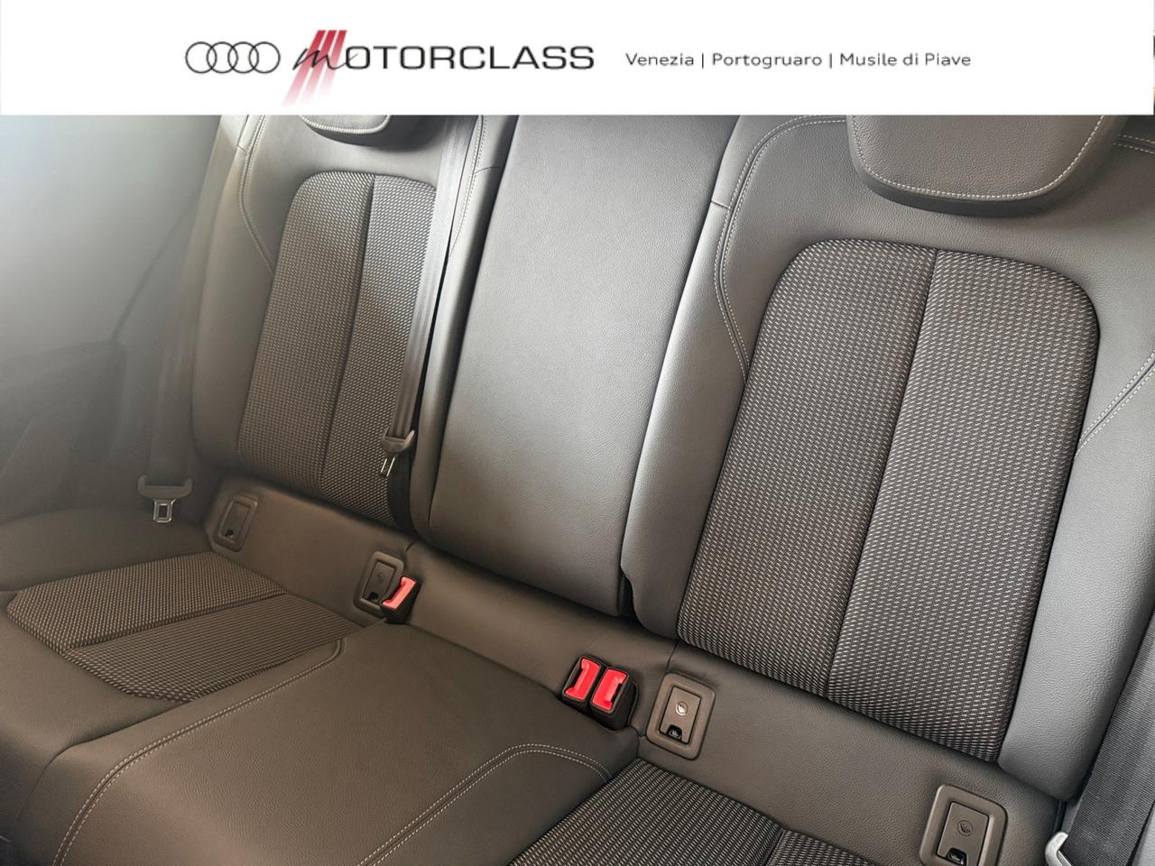 Audi Q2 35 2.0 tdi identity black s tronic