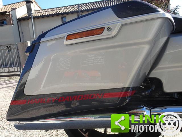 HARLEY-DAVIDSON FLHX Street Glide CVO