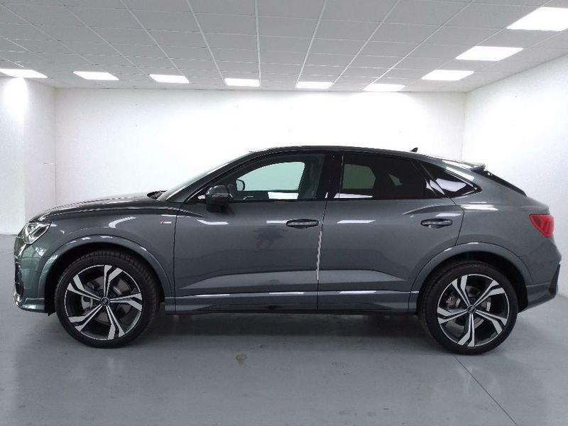 Audi Q3 Sportback 40 2.0 tdi Identity Black quattro 193cv s-tronic