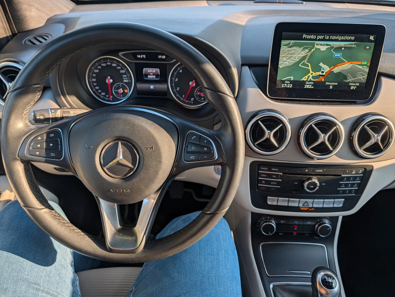 Mercedes-benz B 180 Premium