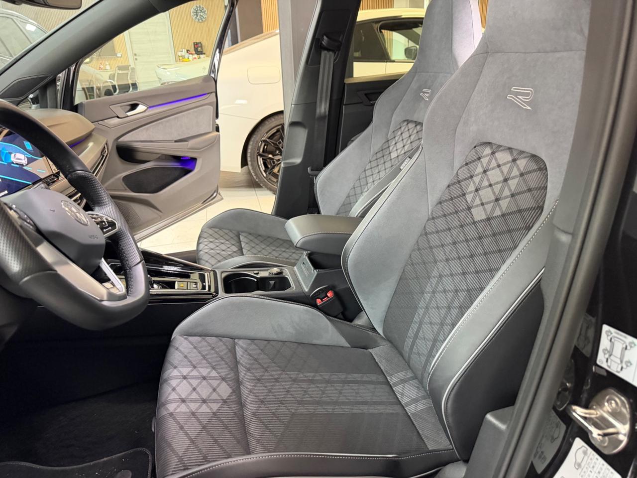 Volkswagen Golf 2.0 TDI 150 CV DSG SCR R-Line