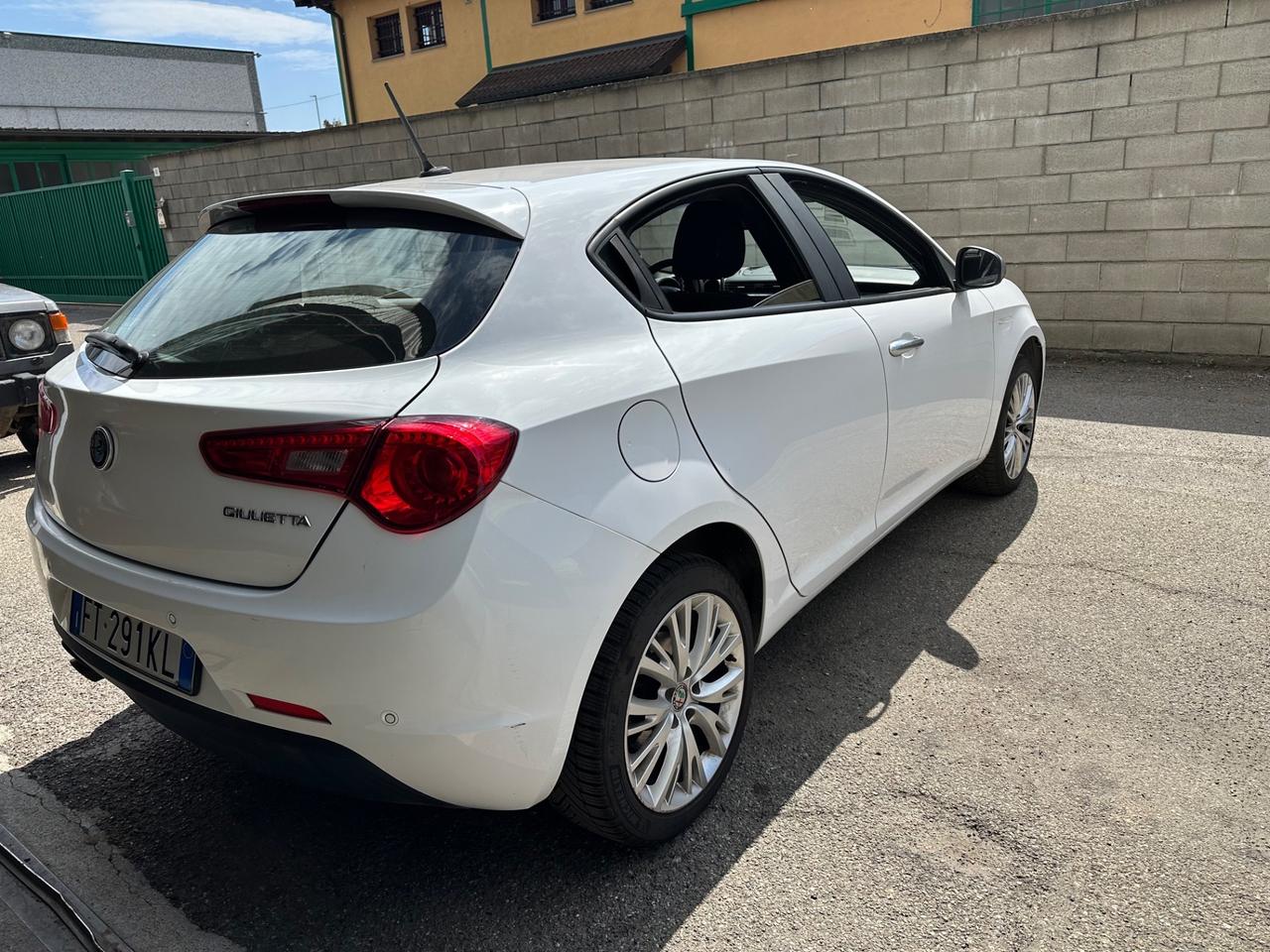 Alfa Romeo Giulietta 1.4 Turbo GPL NEOPATENTATI