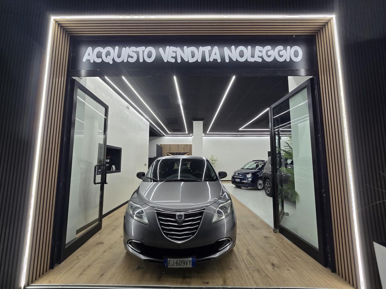 Lancia Ypsilon 1.3 MJT 75 CV Unyca