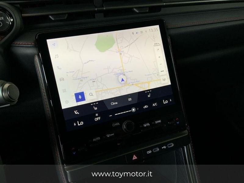 Lexus LBX Hybrid Emotion