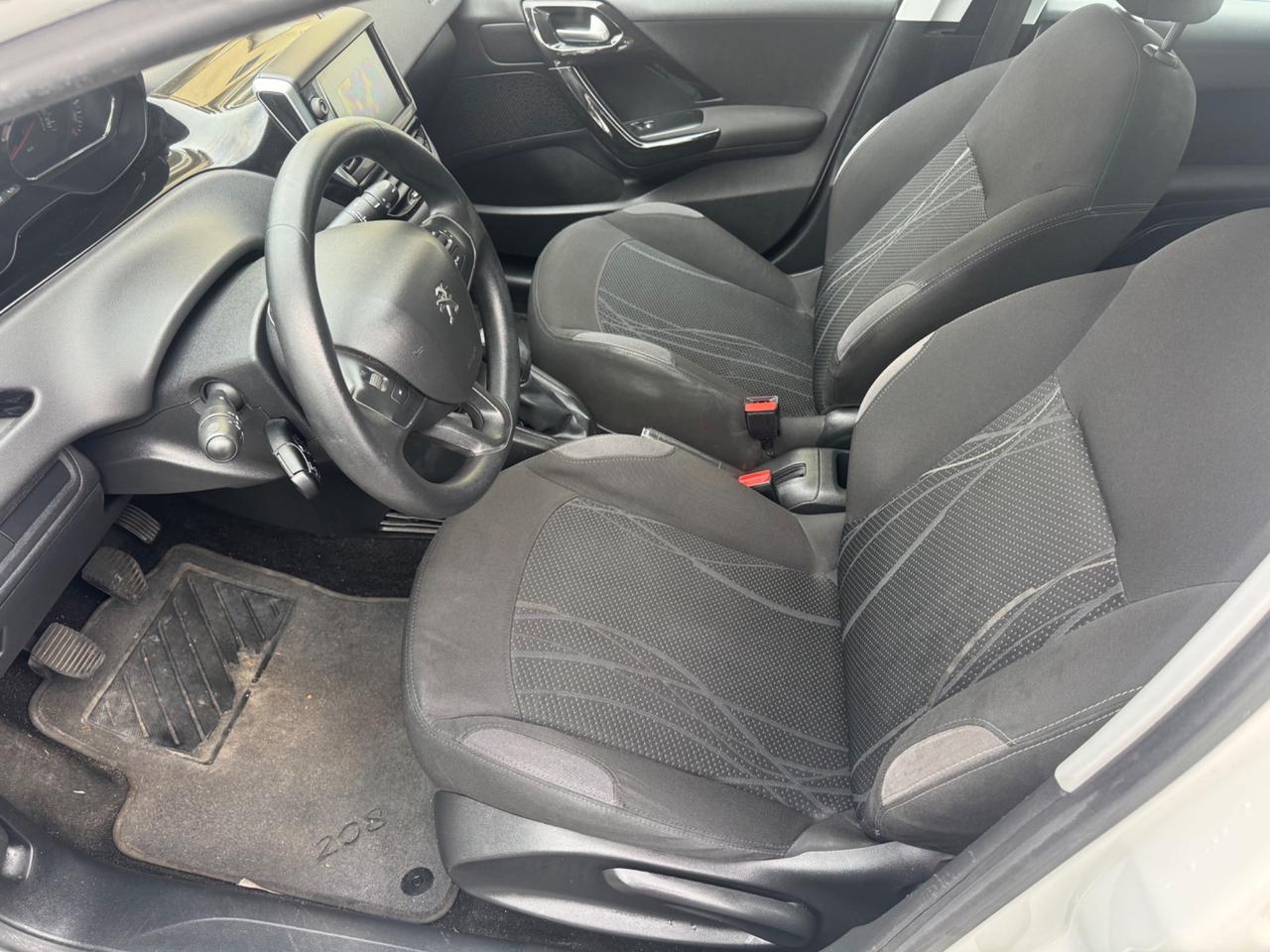 Peugeot 208 1.4 5p. Allure neopaten garanzia 12 mesi