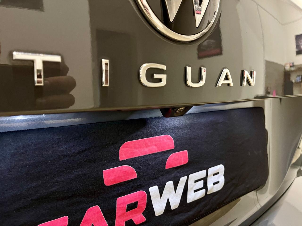 VOLKSWAGEN TIGUAN 2.0 TDI R-Line 4MOTION 2021