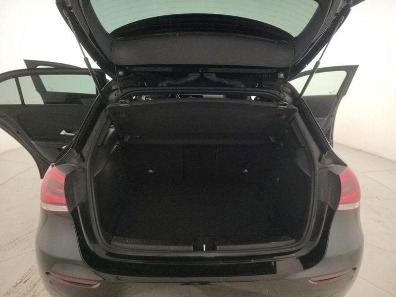 Mercedes-Benz Classe A A 180 d Sport Night edition auto