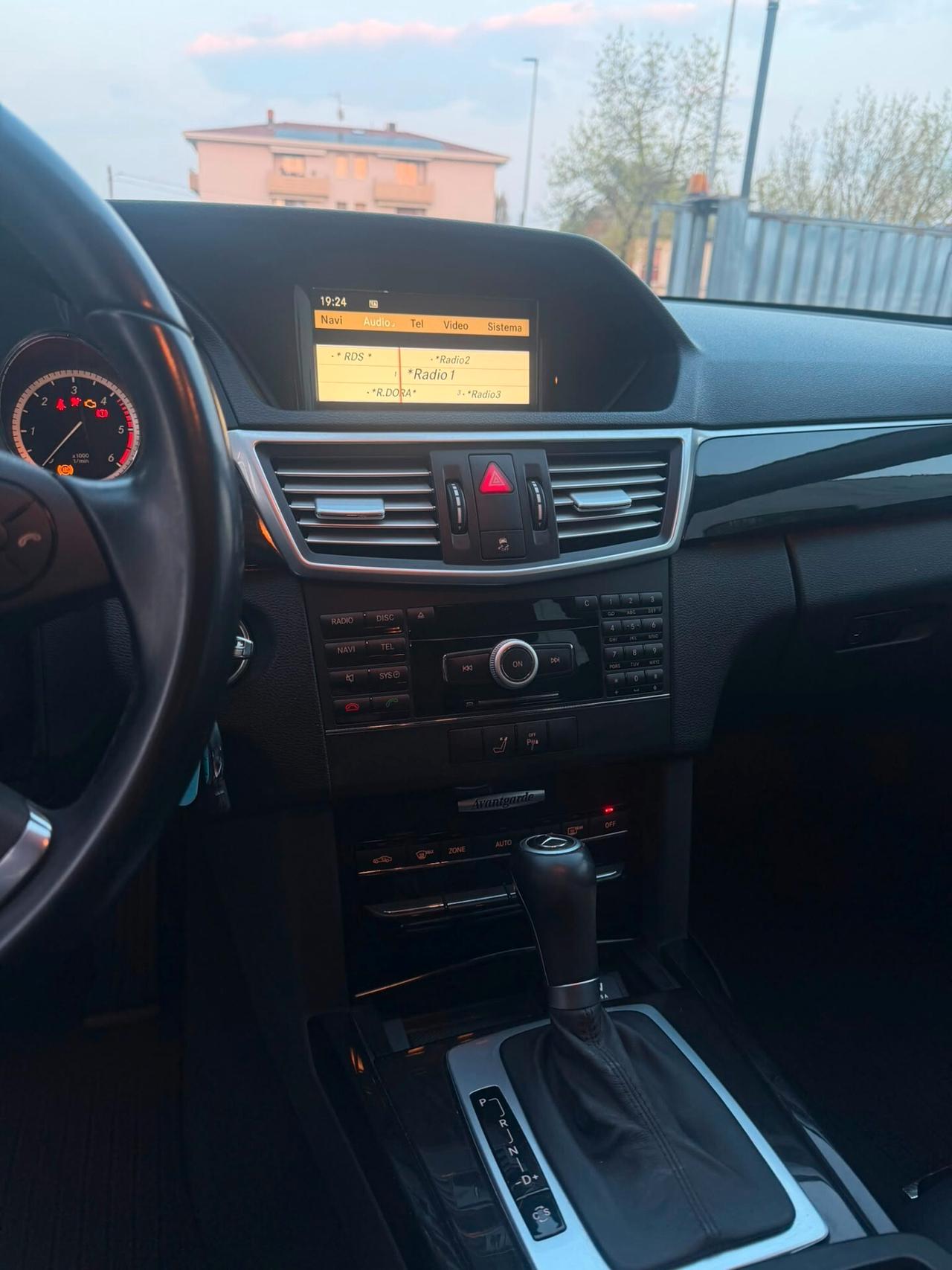 Mercedes-benz E 220 250 CDI BlueEFFICIENCY Avantgarde