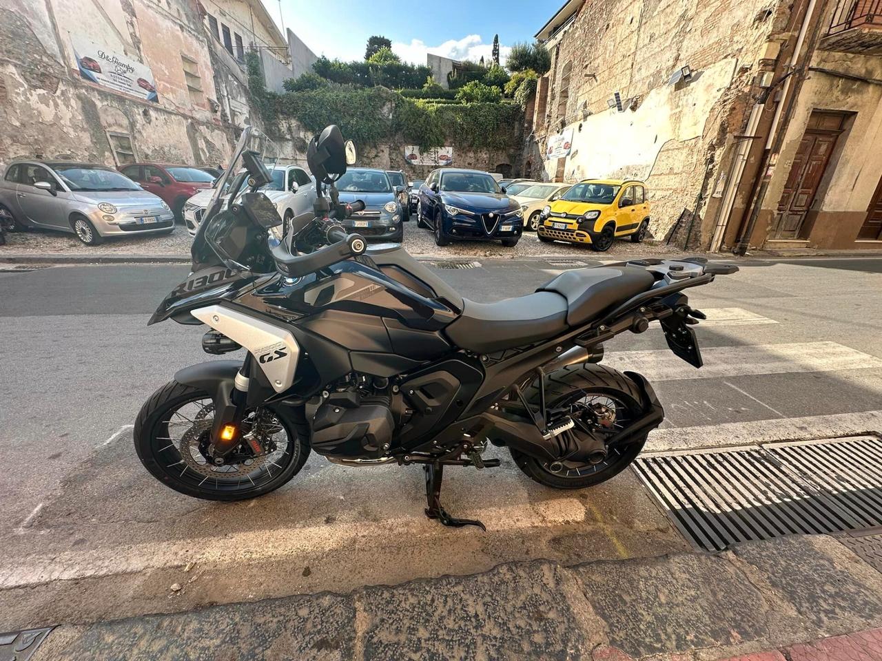 Bmw R 1300 GS (2023-2024) Triple Black 145 CV - - - - FULL ACCESSORIATA A KM 0!