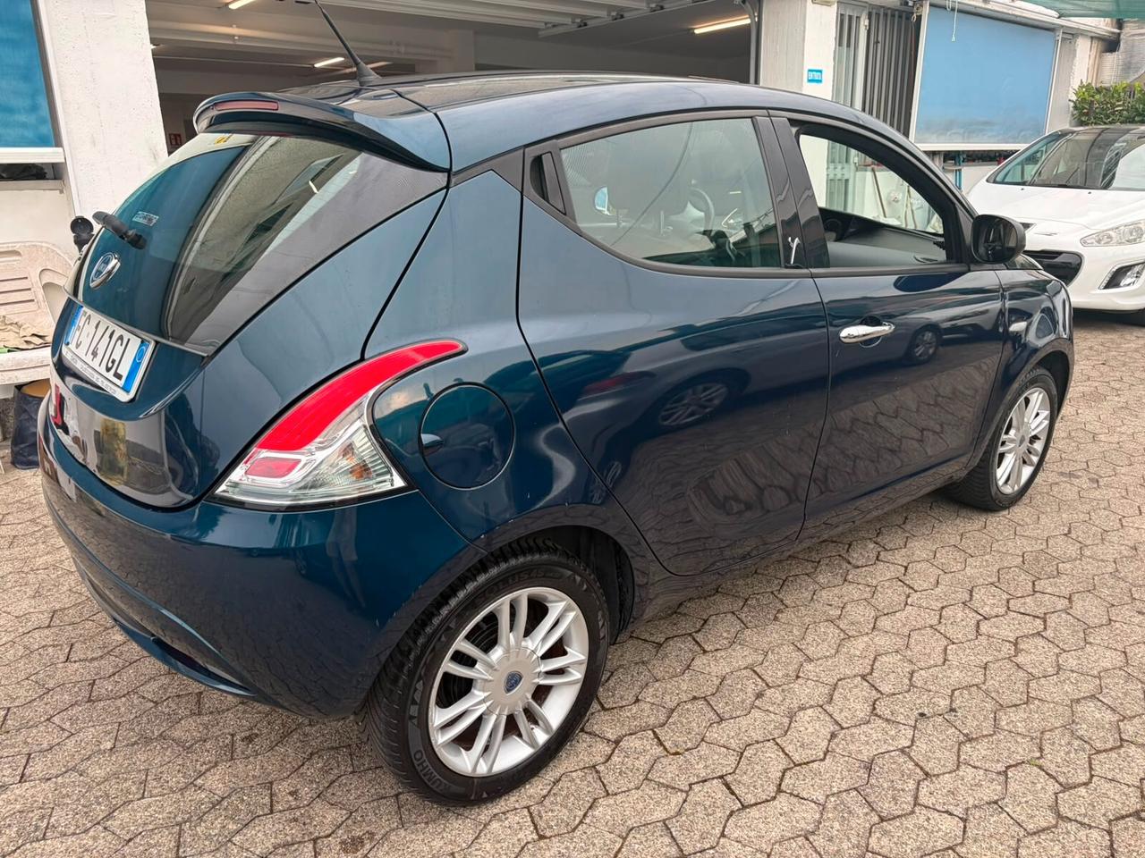 Lancia Ypsilon 1.2 69 CV 5 porte Platinum*EURO6*NEOPATENTATI