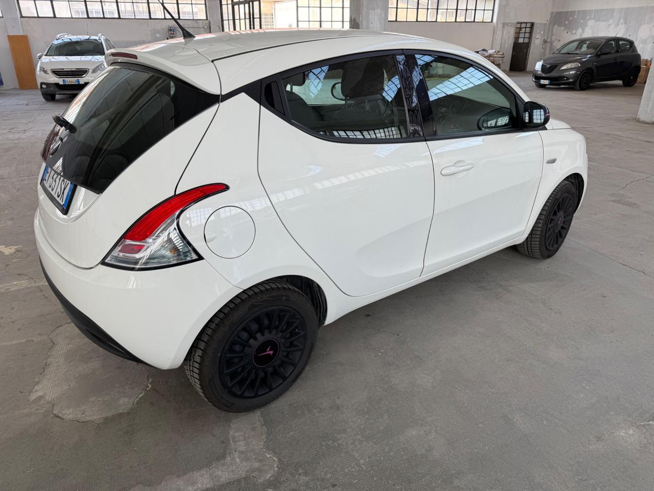 Lancia Ypsilon 1.2 69 CV Elefantino km 58.000