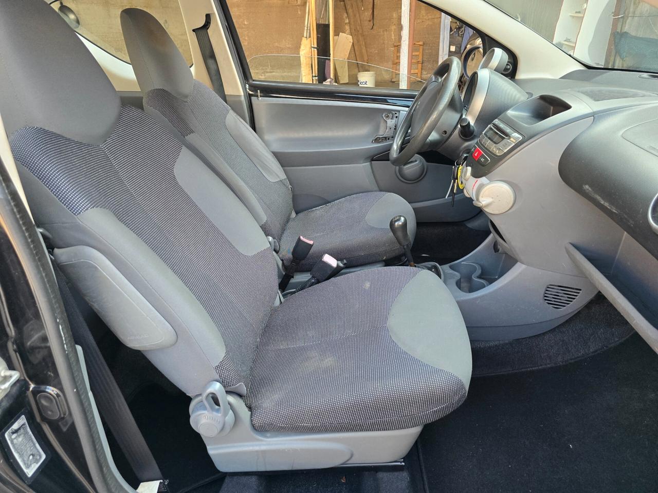 Peugeot 107 1.0benz 68CV full opt 2009