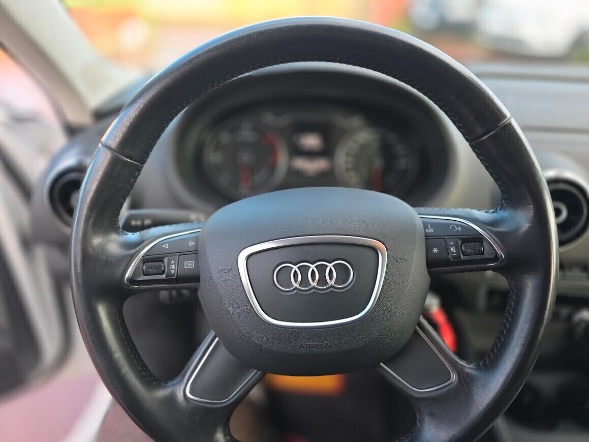 Audi A3 SPB 1.6 TDI 105 CV CR Attraction