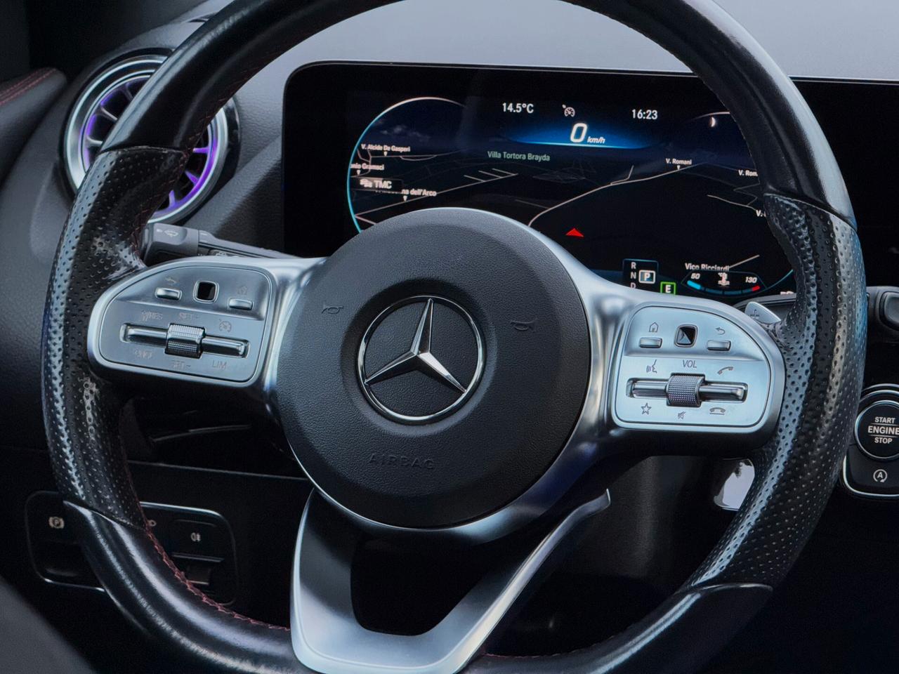 Mercedes-Benz GLA 200 d Premium Plus AMG TETTO