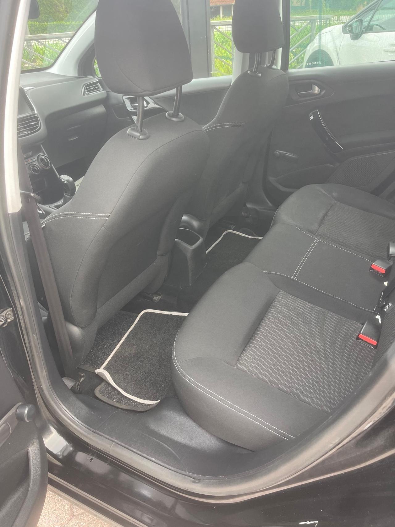 Peugeot 208 PureTech 82 5 porte Allure