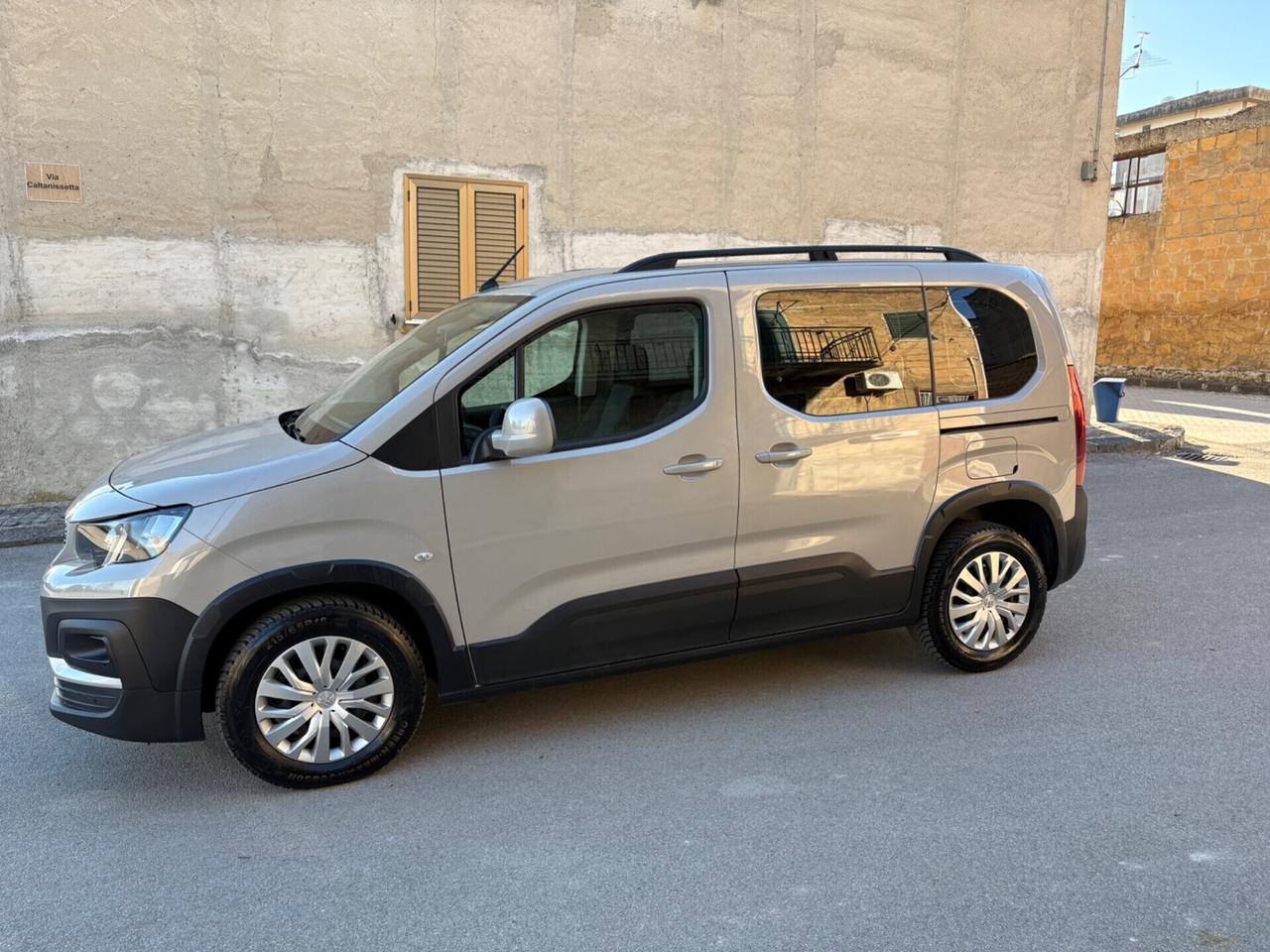 Peugeot Rifter BlueHDi 100 S&S Allure Standard