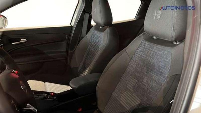 Alfa Romeo Junior 1.2 Hybrid ibrida