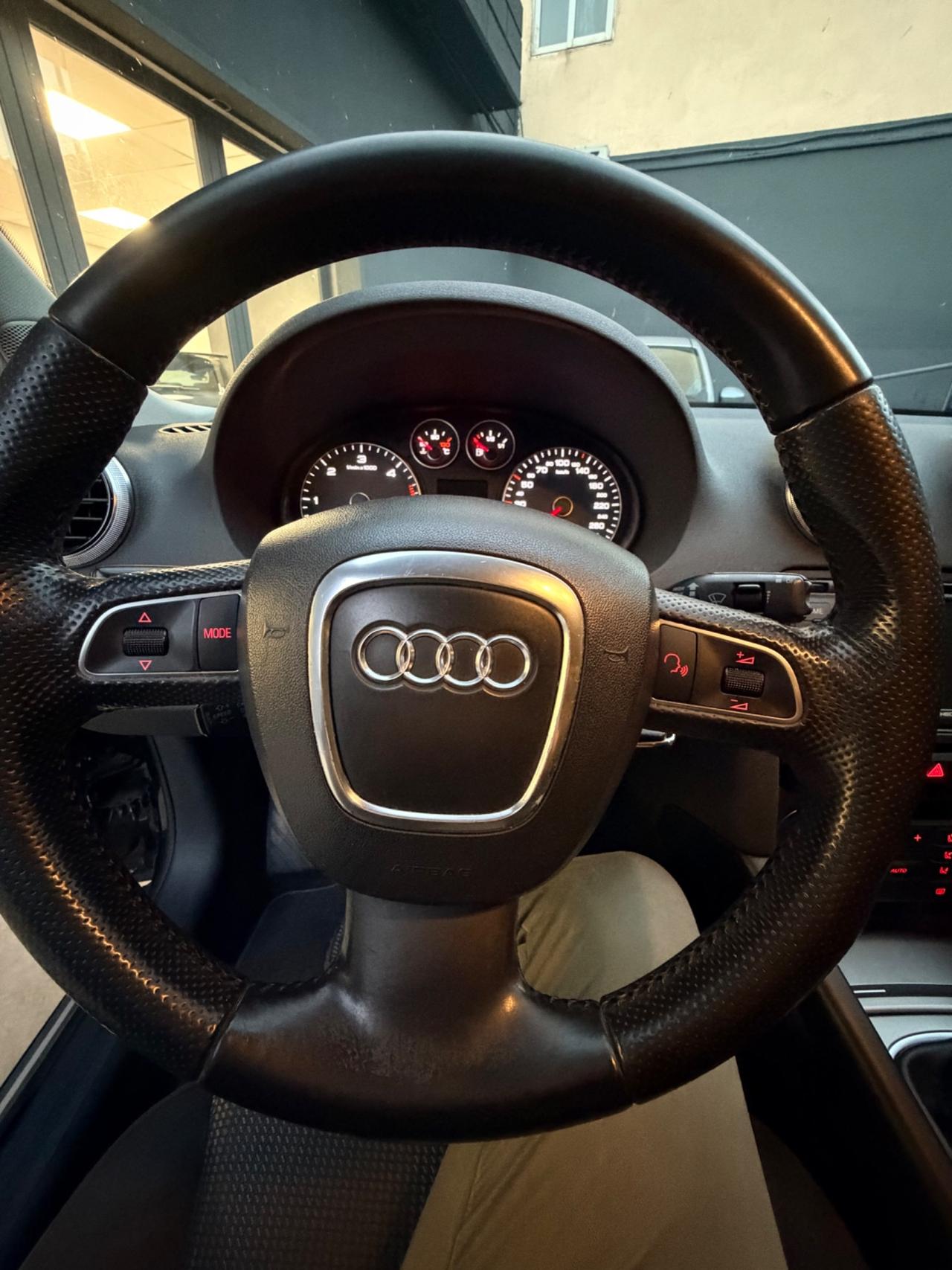 Audi A3 1.6 TDI 105 CV CR Ambition
