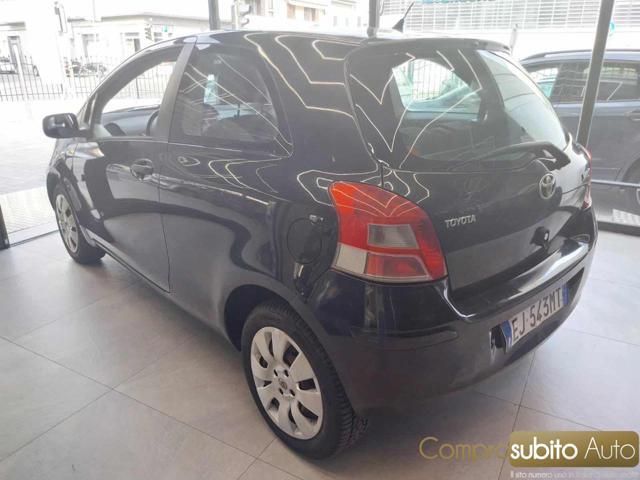 TOYOTA Yaris 1.0 3 porte Sol (Garanzia 12 Mesi)