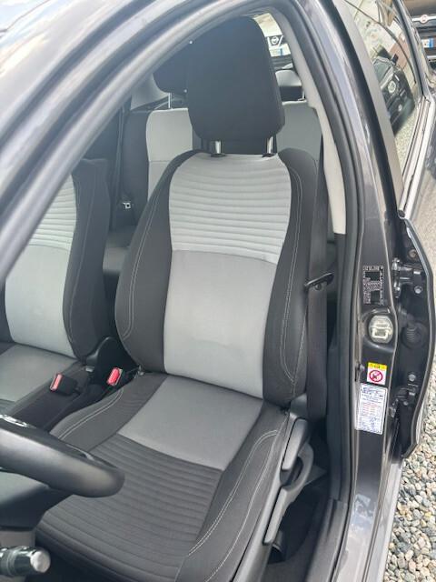 Toyota Yaris 1.5 Hybrid 5 porte Cool