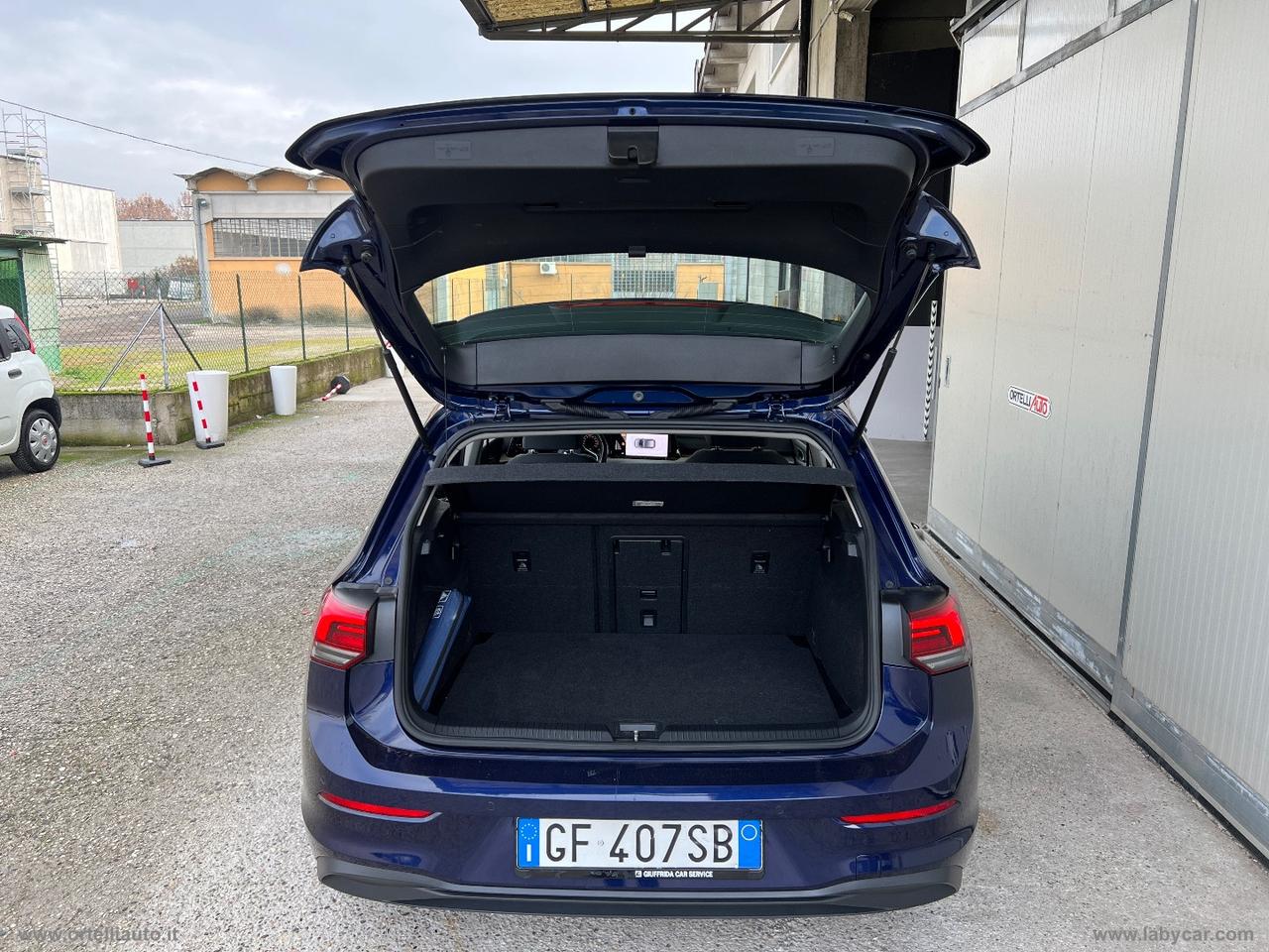 VOLKSWAGEN Golf 2.0 TDI DSG SCR Life IVA DEDUCIBILE