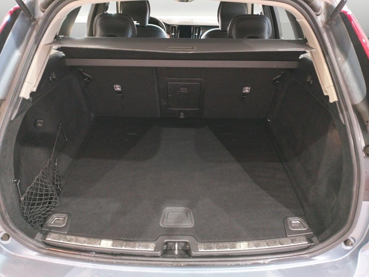 VOLVO XC60 (2017-->) XC60 D4 Geartronic Business