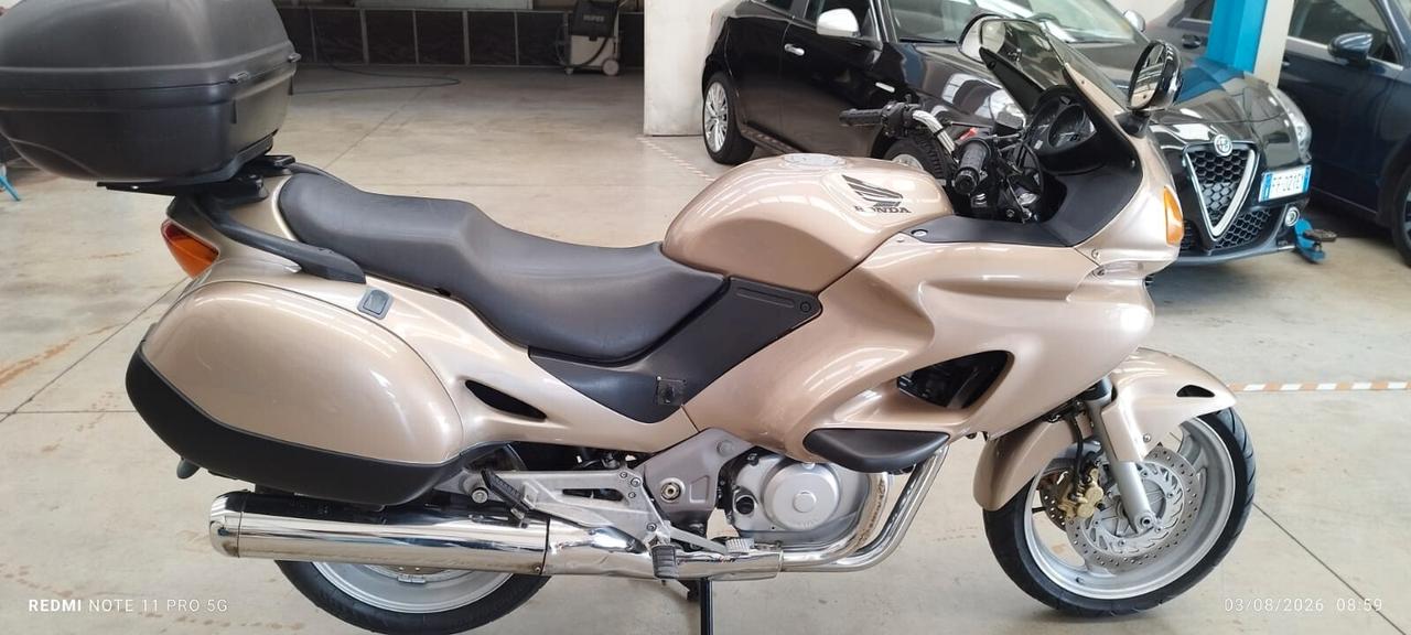 Honda Deauville 650