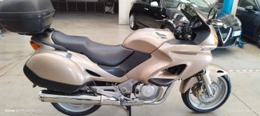 Honda Deauville 650