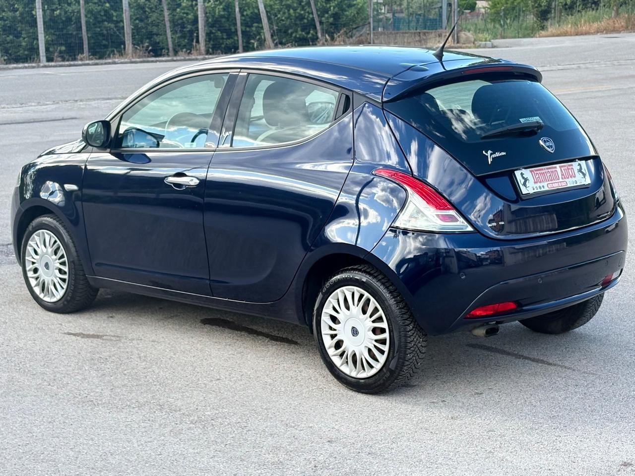 Lancia Ypsilon 1.2 69 CV 5P Gold UCONNECT Blue&Me