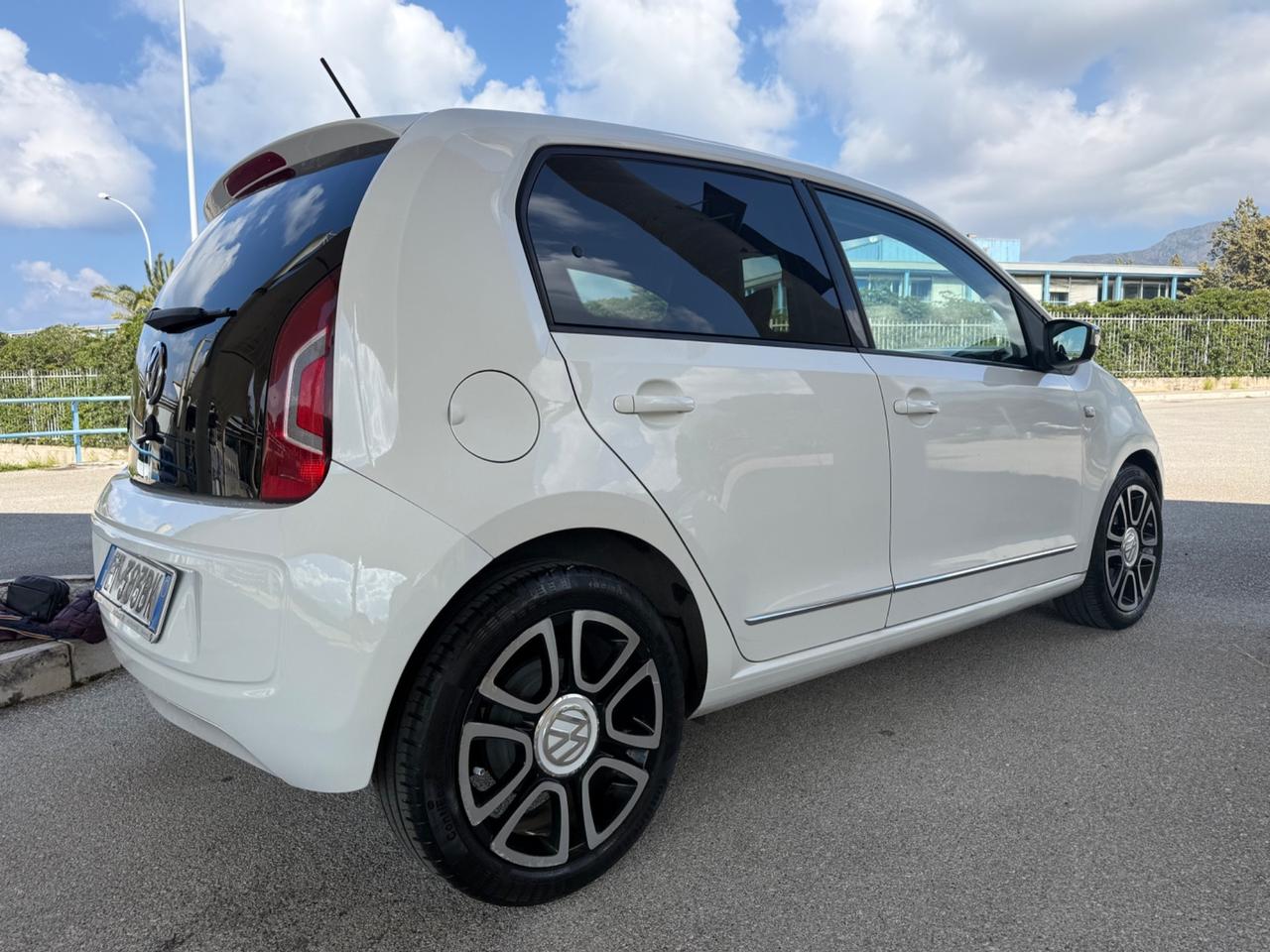 Volkswagen up! AUTOMATICA