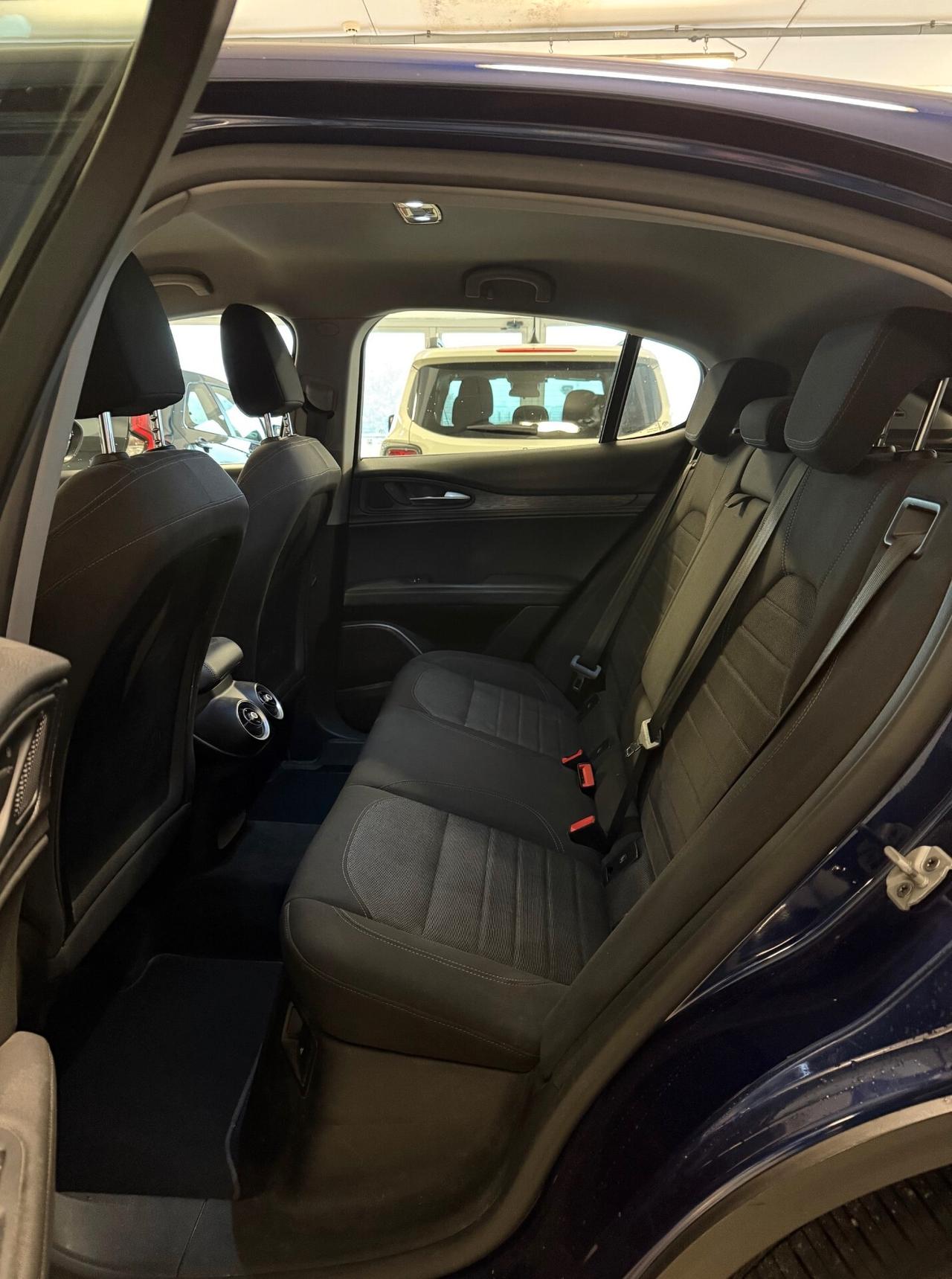 Alfa Romeo Stelvio 2.2 Turbodiesel 160 CV AT8 RWD Business