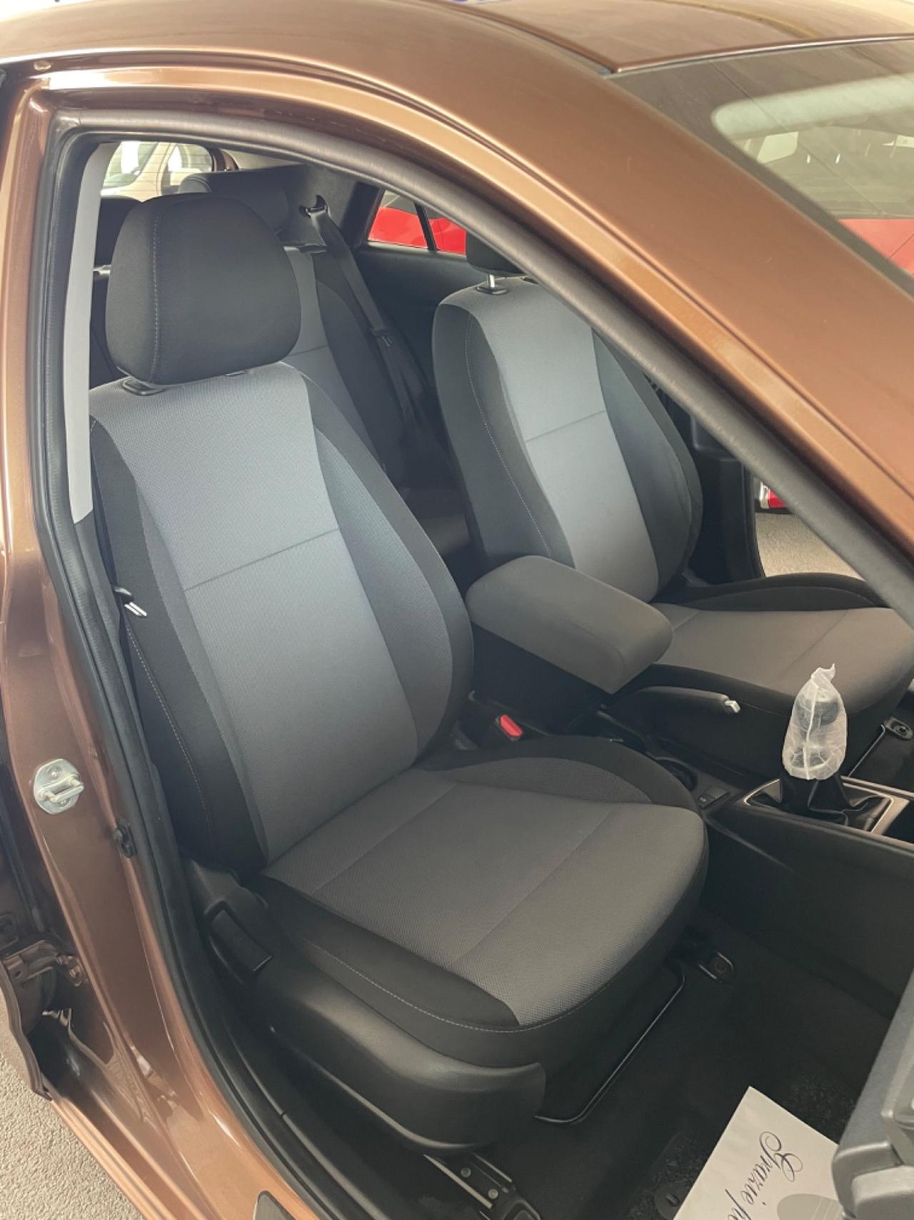 HYUNDAI I-20 GPL DI SERIE SPORT NAV RETROCAMERA ECC