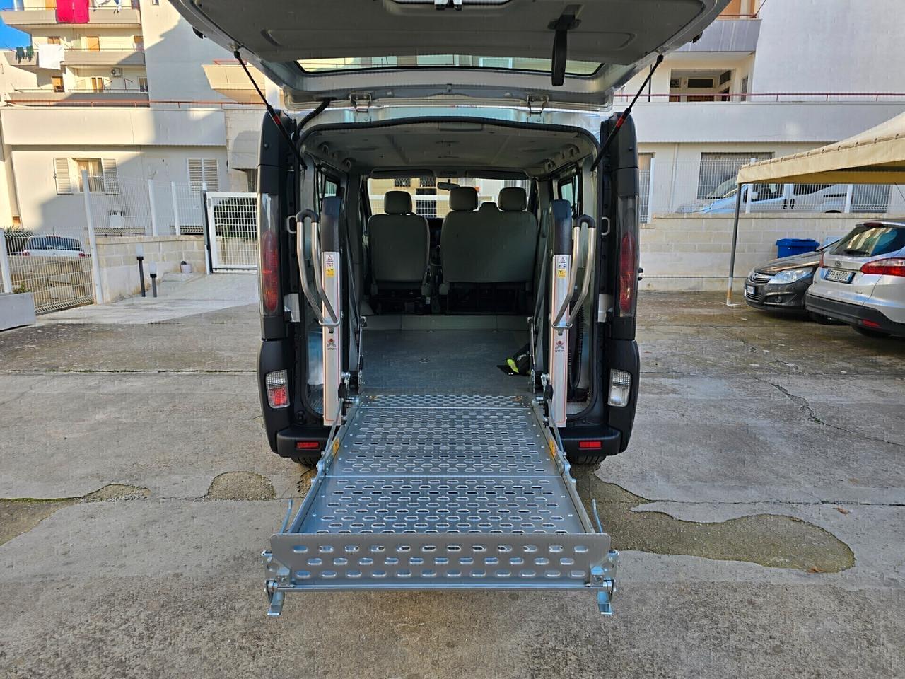 Nissan Primastar con Pedana Trasporto Disabili