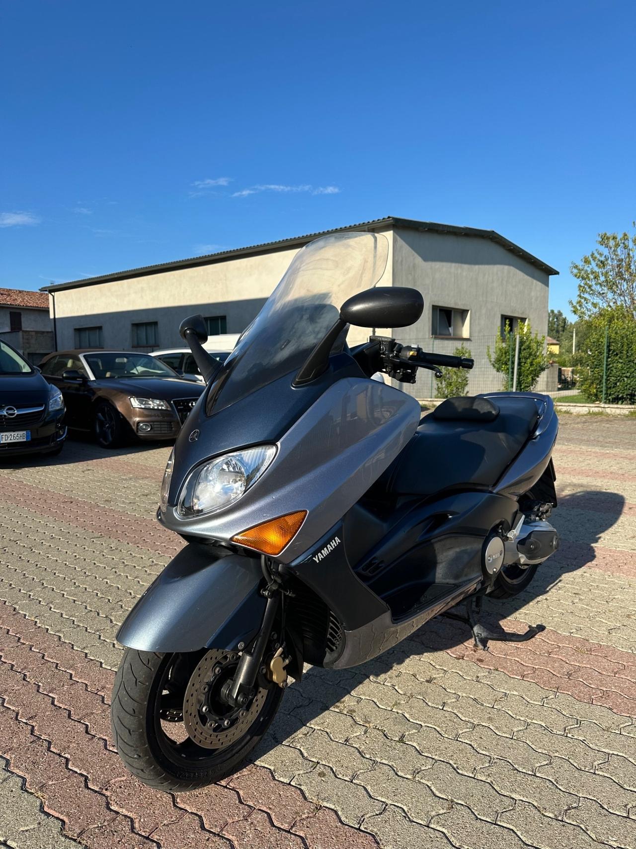 Yamaha TMAX White 500