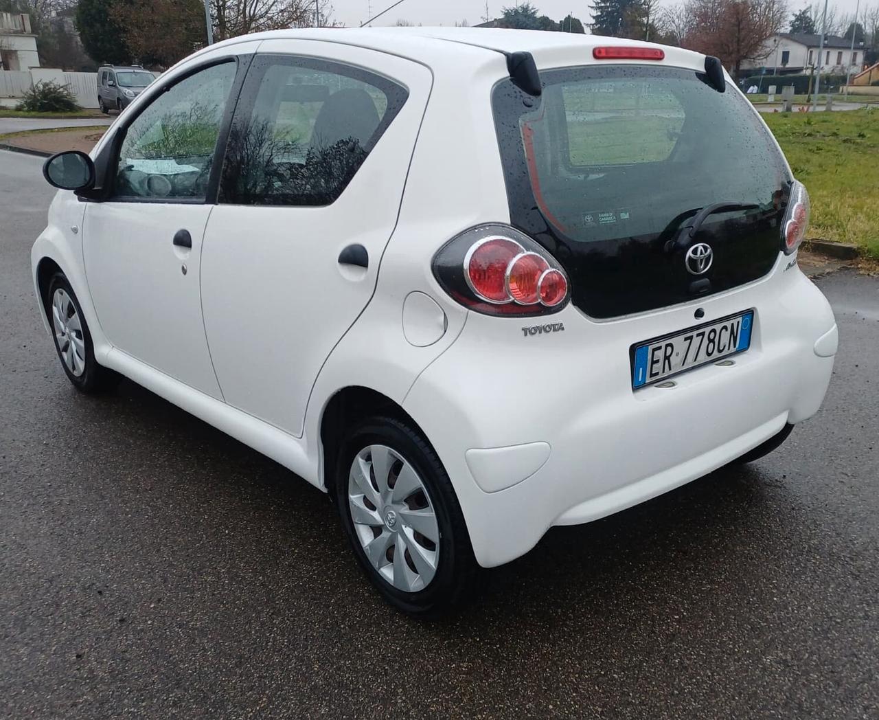 Toyota Aygo 1.0 12V VVT-i 5 porte Cool Soda Connect