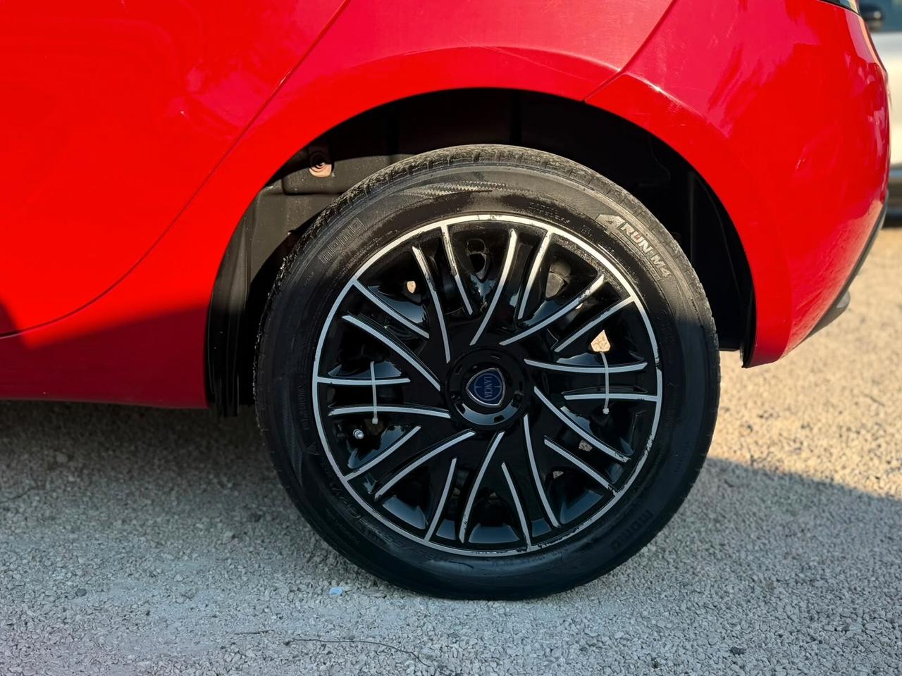 Lancia Ypsilon 1.0 Hybrid UnYca 2022