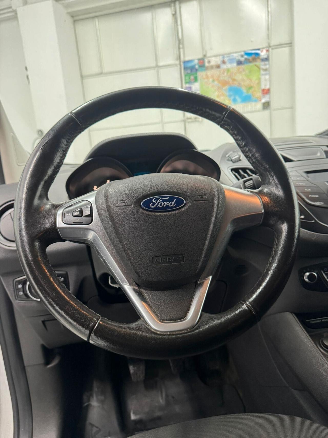 Ford transit courier 1,5 tdci 75 CV