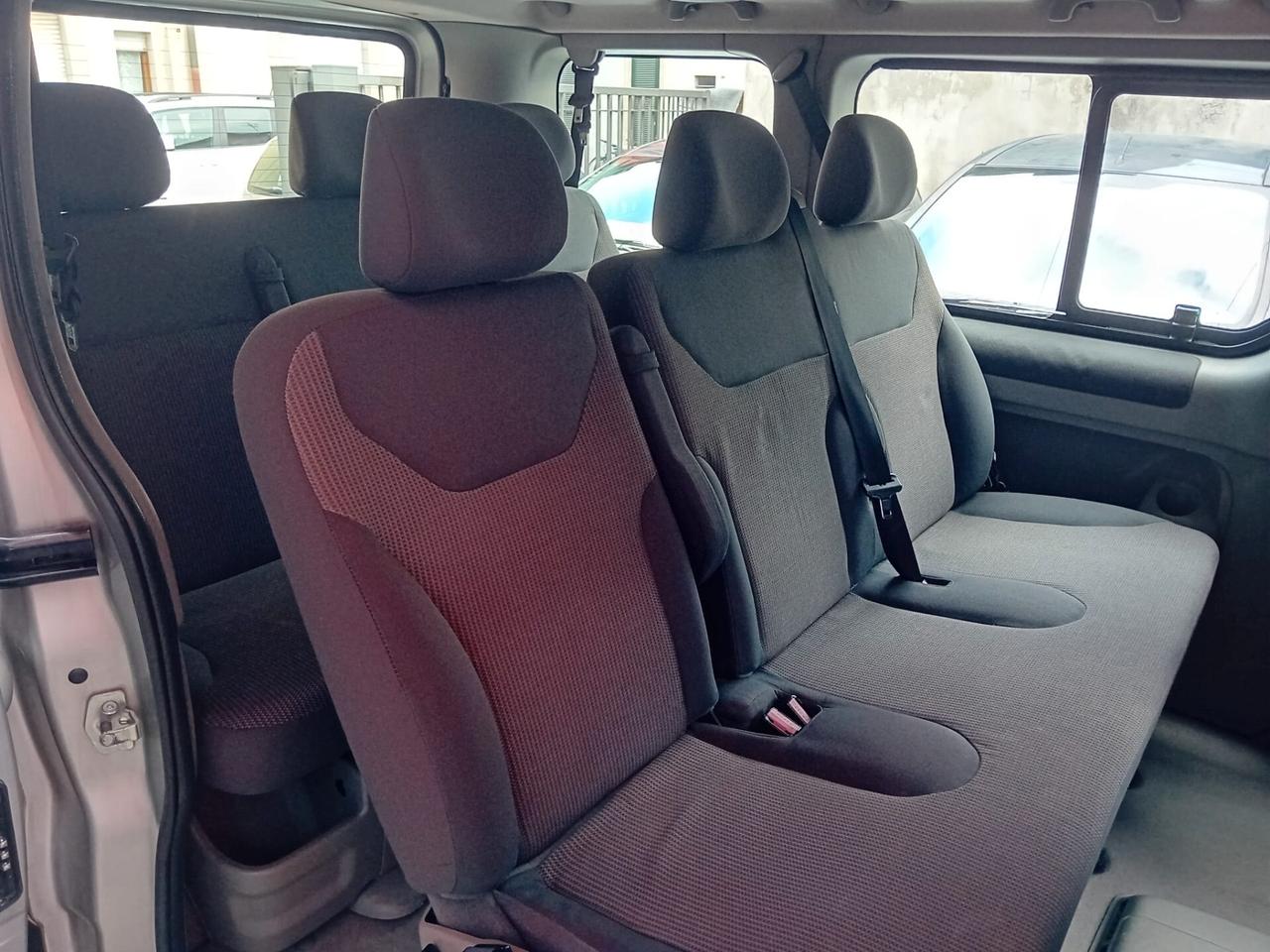 Opel Vivaro 8 POSTI