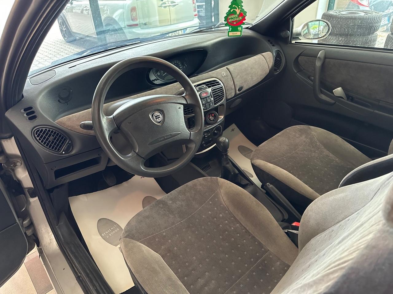 Lancia Ypsilon 1.2 Argento