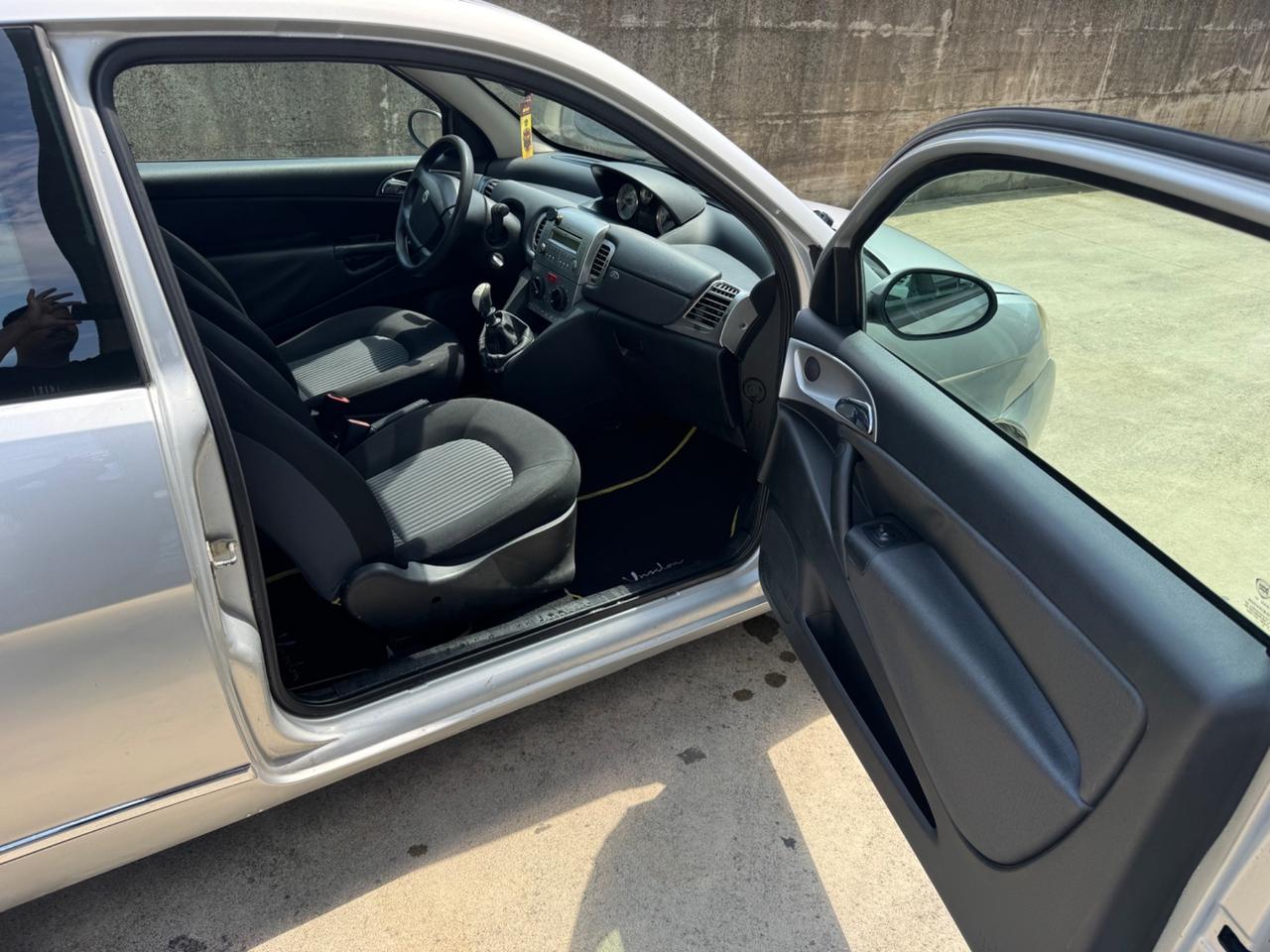 Lancia Ypsilon 1.2 Argento