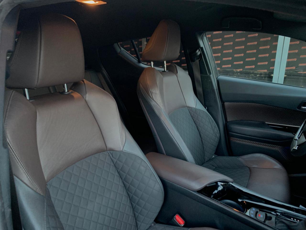 Toyota C-HR 1.8 Hybrid E-CVT Lounge