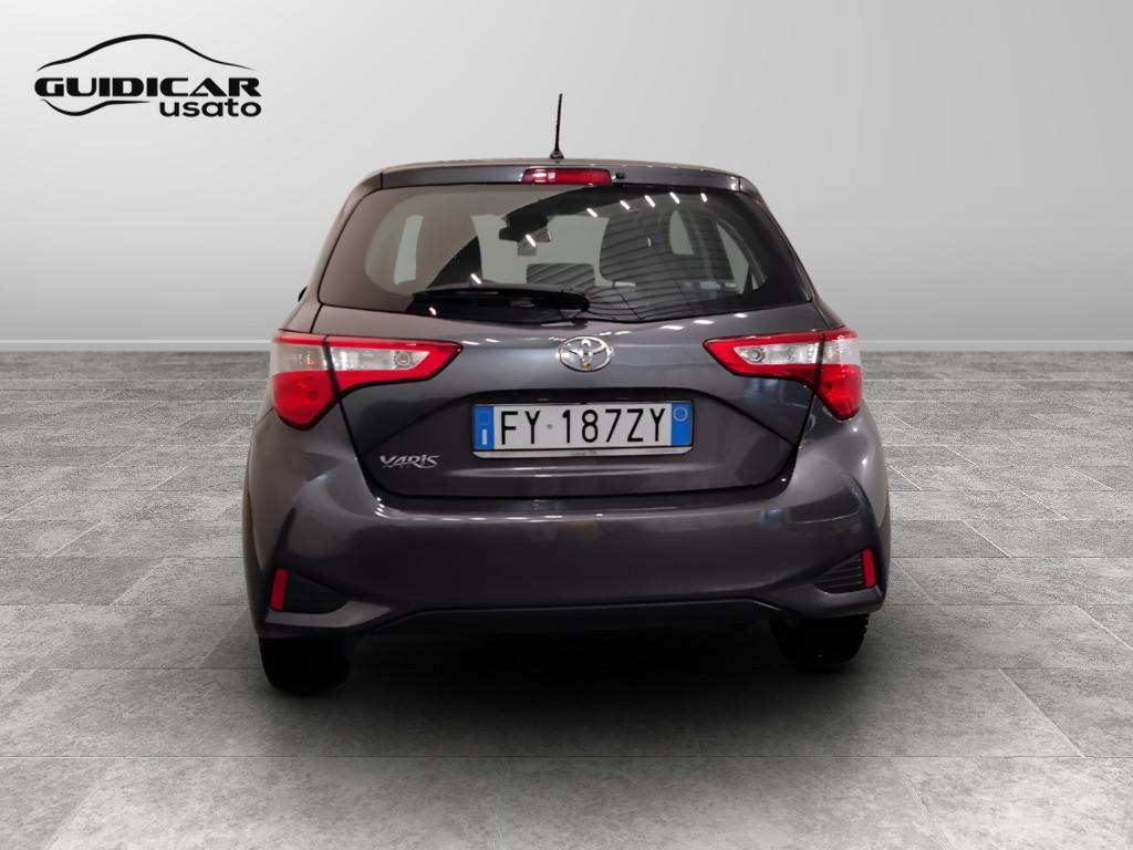 TOYOTA Yaris III 2017 - Yaris 5p 1.0 Active my18