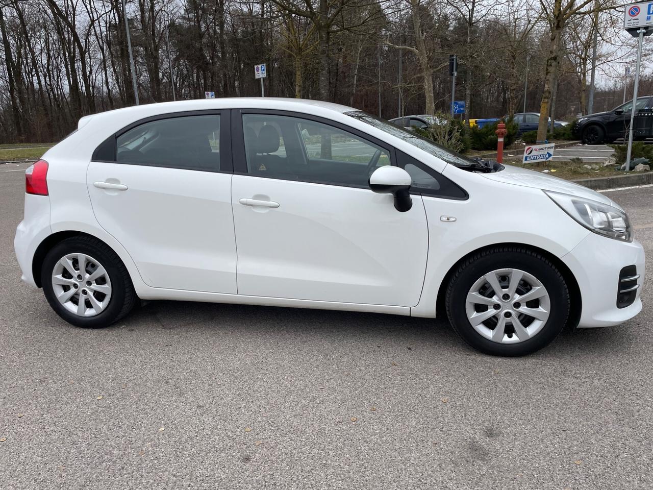 Kia Rio 1.2 CVVT 5p. Cool*Neo patentati *