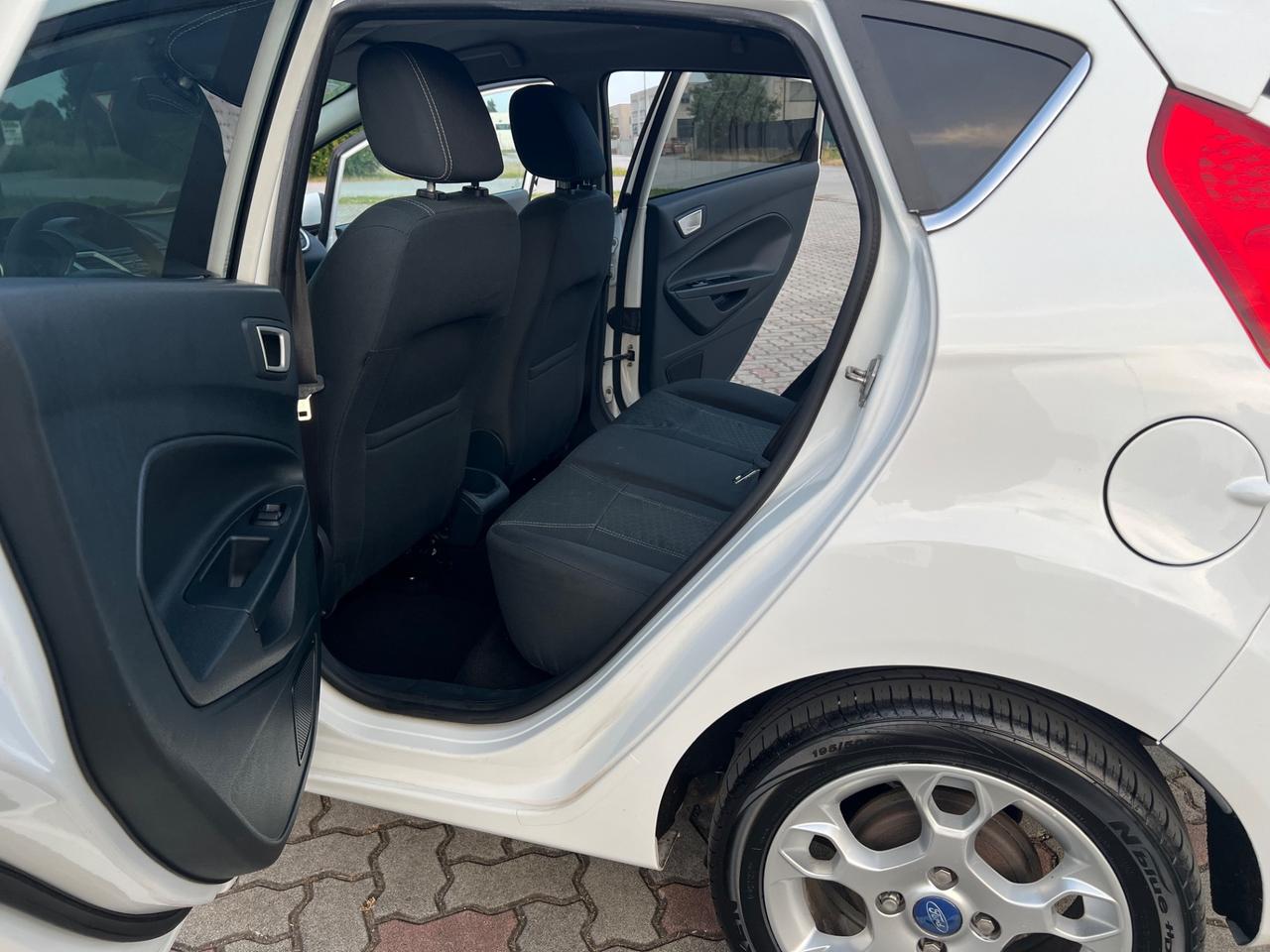 Ford Fiesta 1.4 5 porte Bz.- GPL Titanium