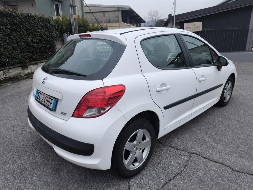 PEUGEOT 207 1,4 BENZINA- OK NEOPATENTATI