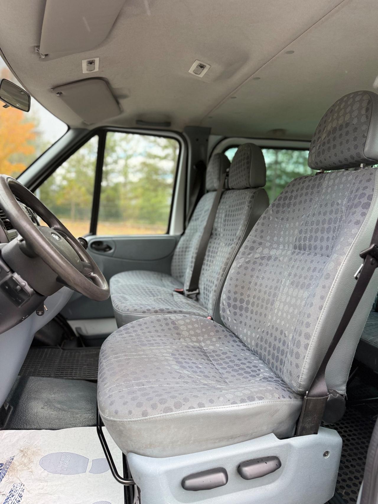 Ford transit 9 posti