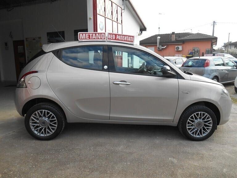 Lancia Ypsilon 0.9 TwinAir 85 CV 5 porte Metano Ecochic Gold