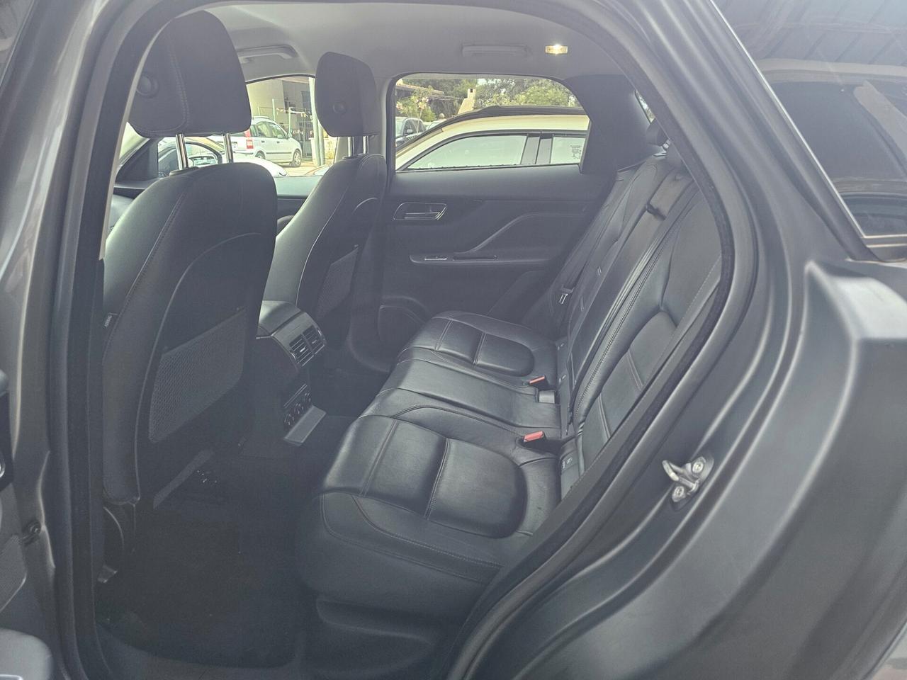 Jaguar F-Pace 2.0 D 180 CV AWD Prestige
